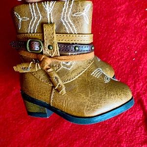 Baby girl boots